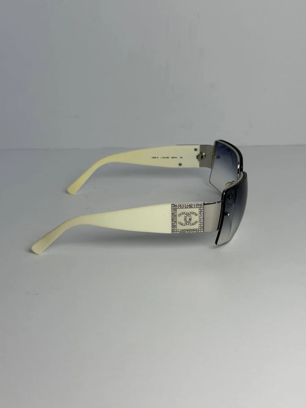 Vintage Y2K Chanel Rhinestone CC Logo Cream-White Temples Sunglasses